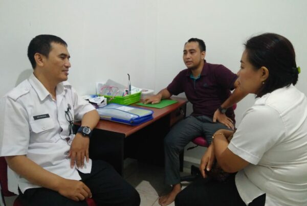 Monitoring dan Evaluasi LRKM di Klinik Bersama Monitoring dan Evaluasi LRKM di Klinik Bersama