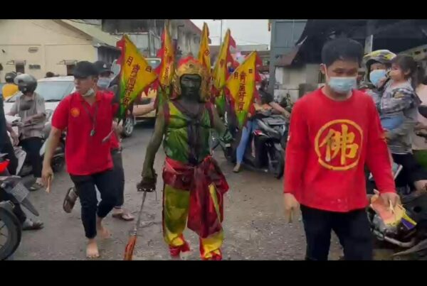 Melestarikan Budaya Cap Go Meh di Kota Singkawang Melestarikan Budaya Cap Go Meh di Kota Singkawang